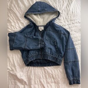 Cropped Jean puffer jacket, great quality, very thick
